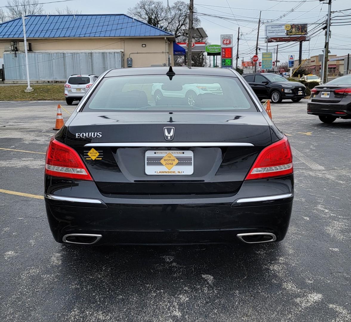 2011 BLACK /Black Leather Hyundai Equus 4dr Sdn Ultimate (KMHGH4JF5BU) with an V8, 4.6 Liter engine, Automatic transmission, located at 1010 N White Horse Pike, Stratford, NJ, 08084, (856) 262-9500, 39.838921, -75.011497 - Photo#5